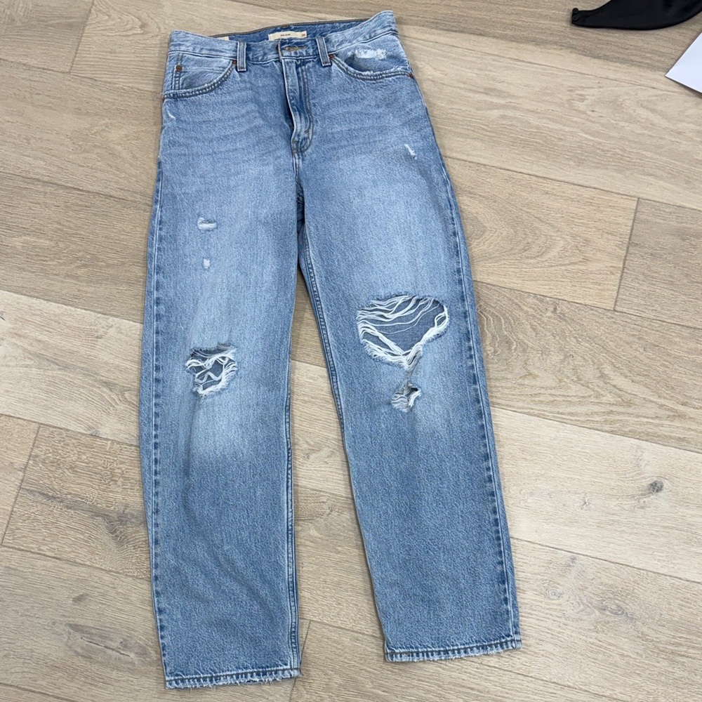 Levis dad jeans 26 from Aritzia